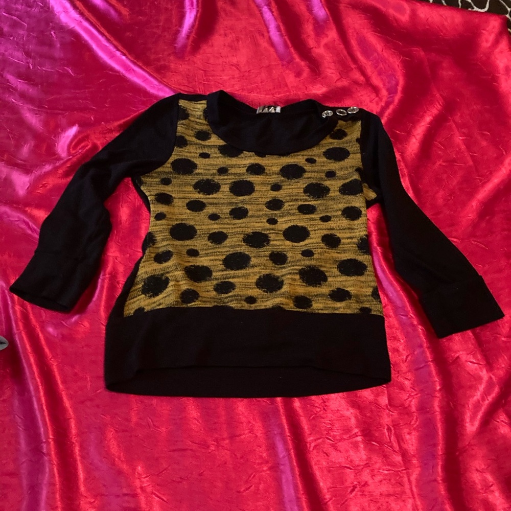 Mid length sleeve top
